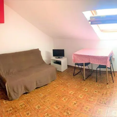 Loft Apartment *